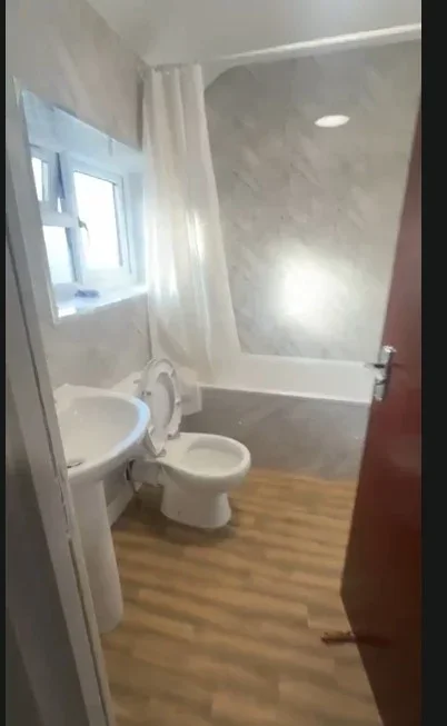Room Dominion Way in Greater London