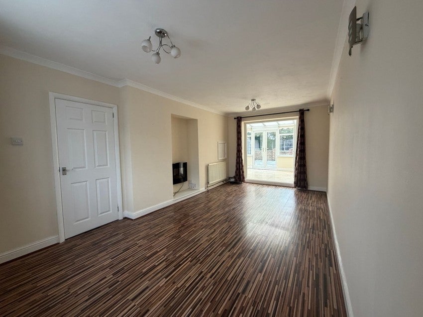 House Metcalf Road in Borough of Spelthorne
