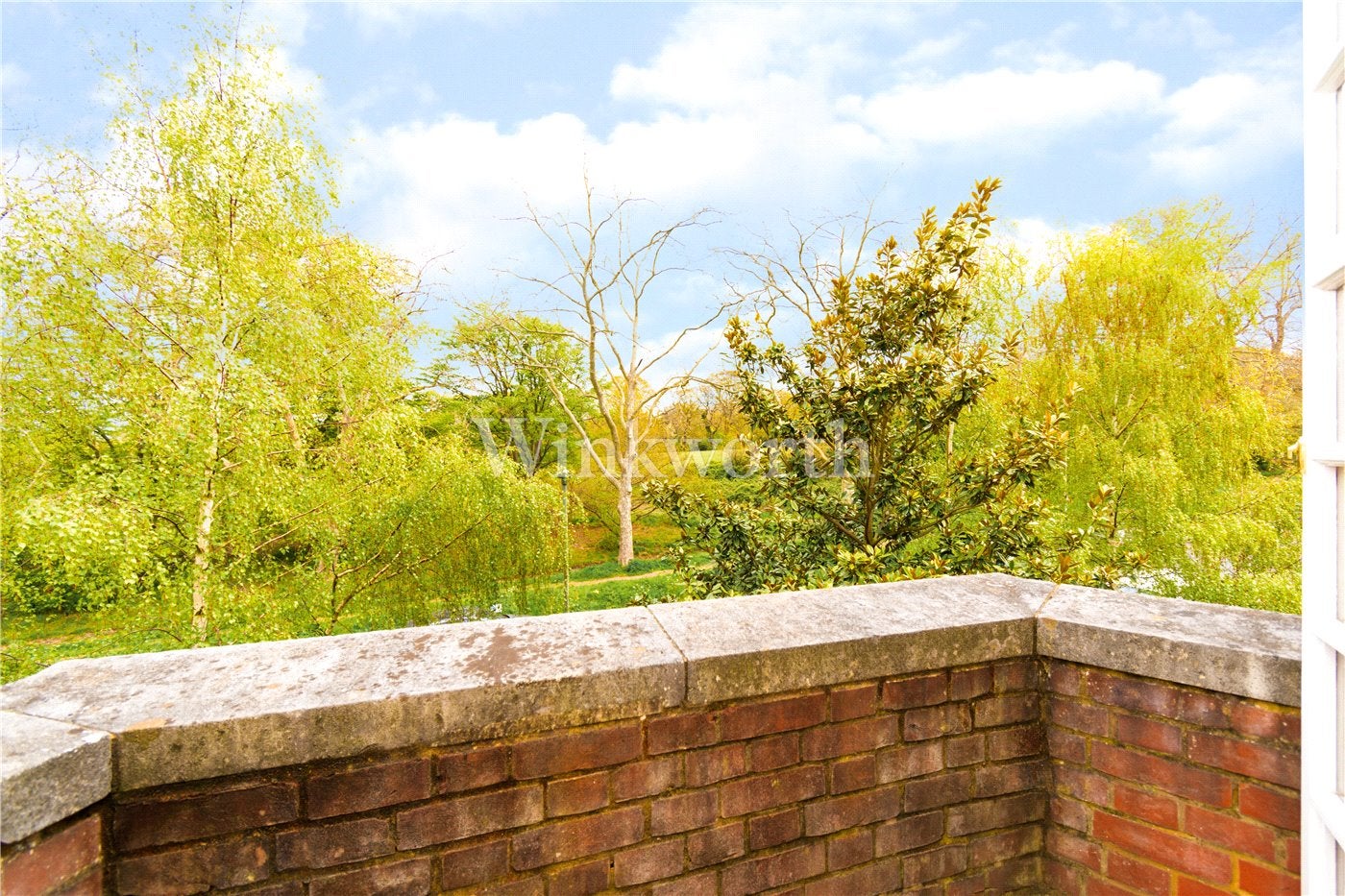 Flat Hampstead Way in Greater London