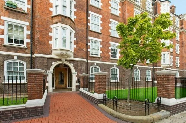 Flat Scott Ellis Gardens in City of Westminster