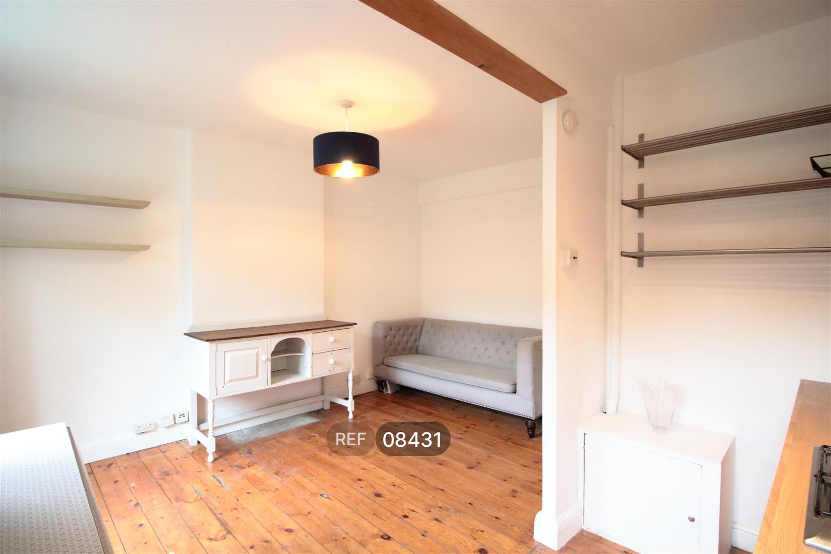 Flat Sudbourne Road in Greater London