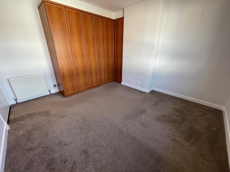 Flat Ashkirk Drive in Glasgow