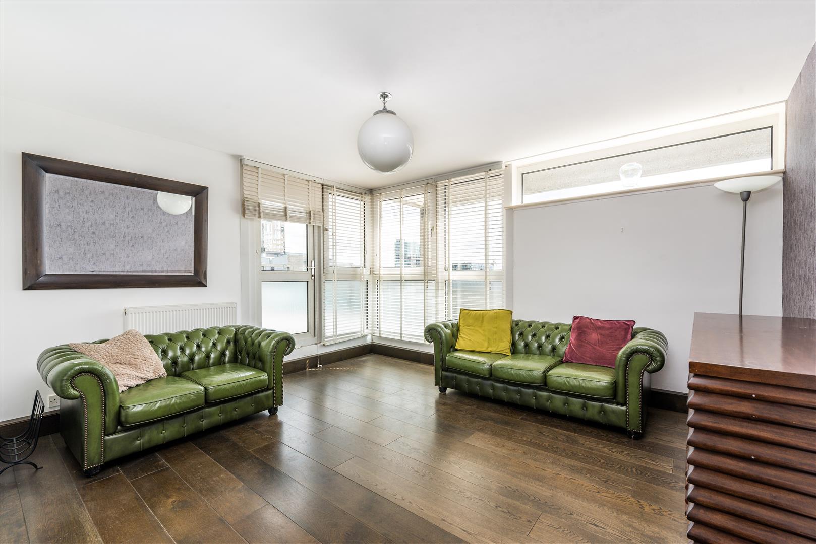 Flat Howell Walk in Greater London