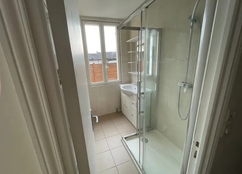 Flat Rue de Dienval in Jaux