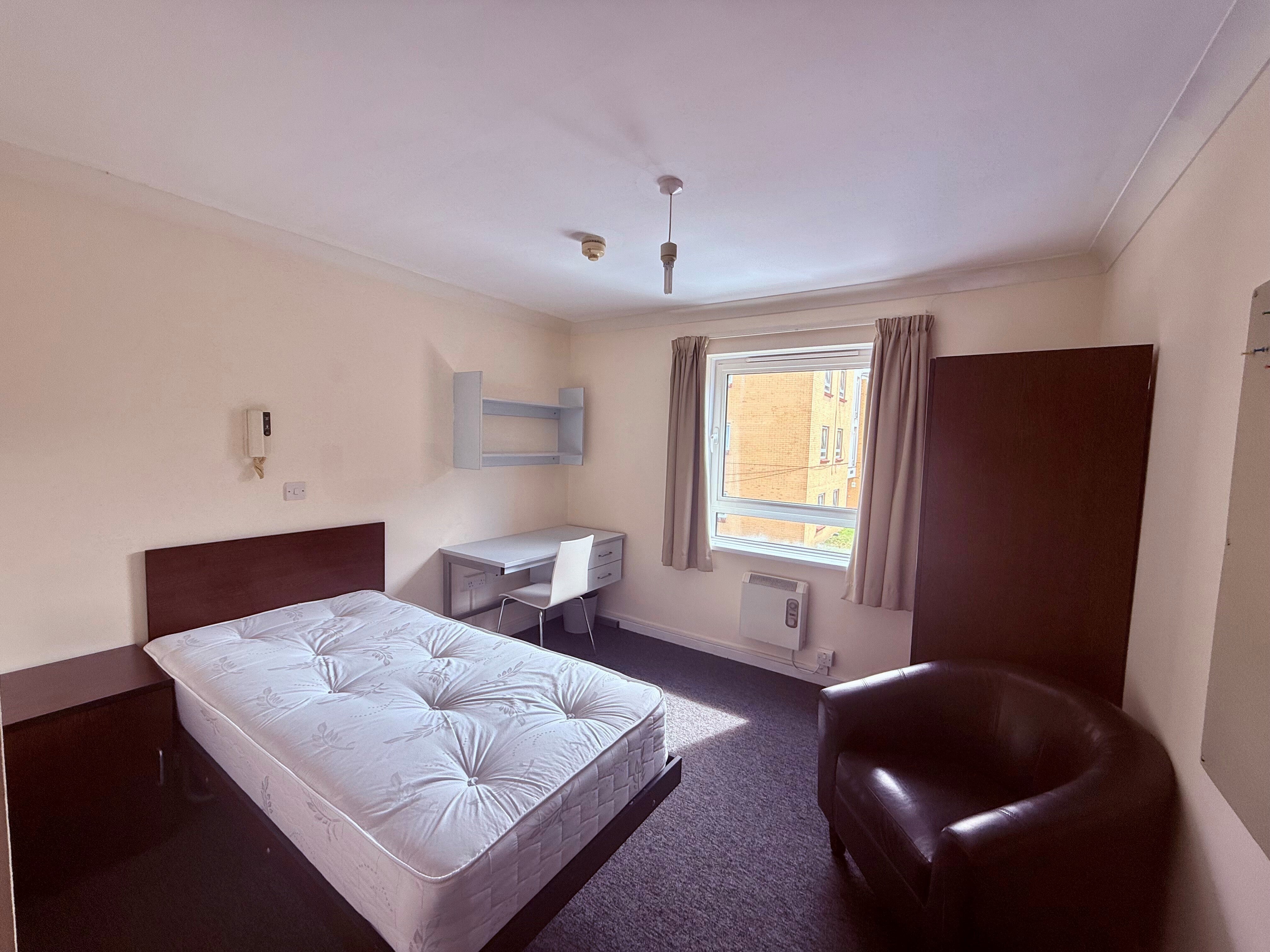 Flat Prudence Lane in Greater London