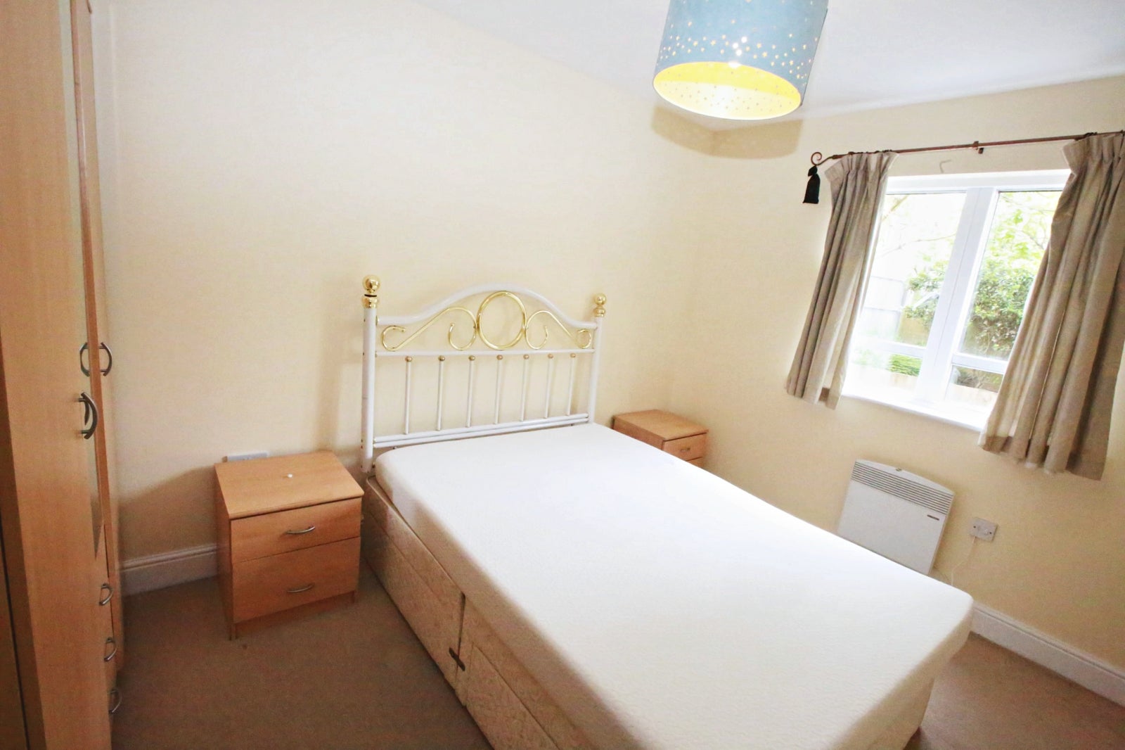 Flat Sovereign Place in Greater London