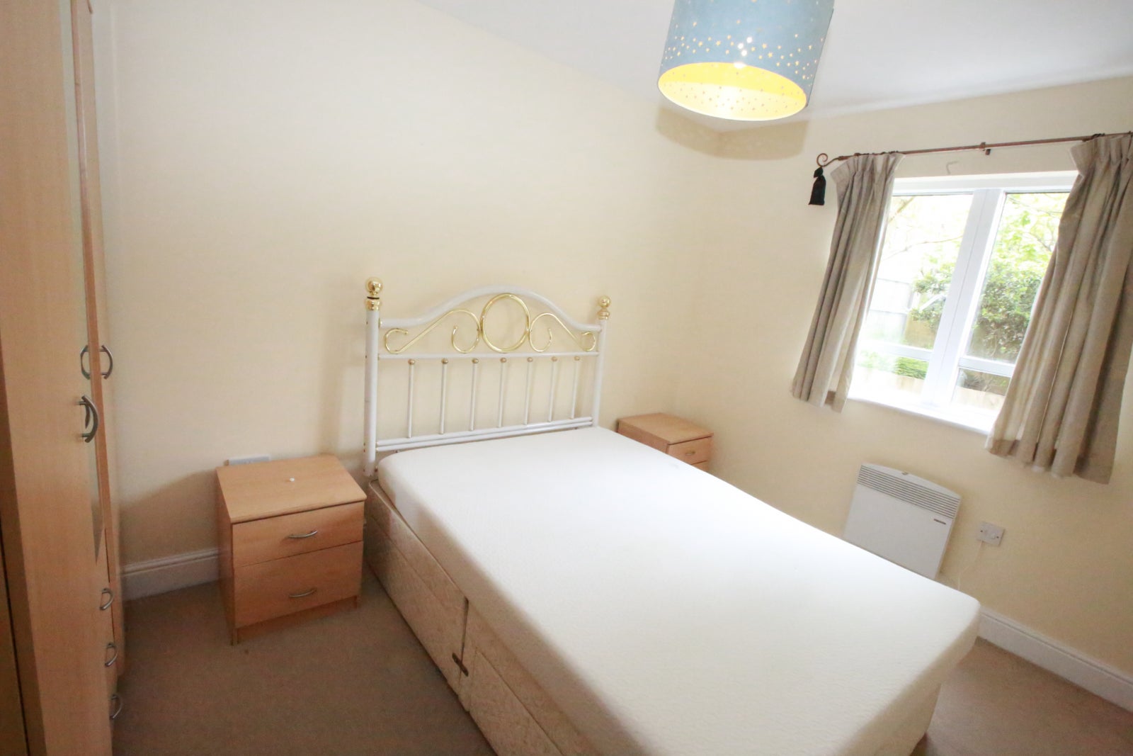 Flat Sovereign Place in London