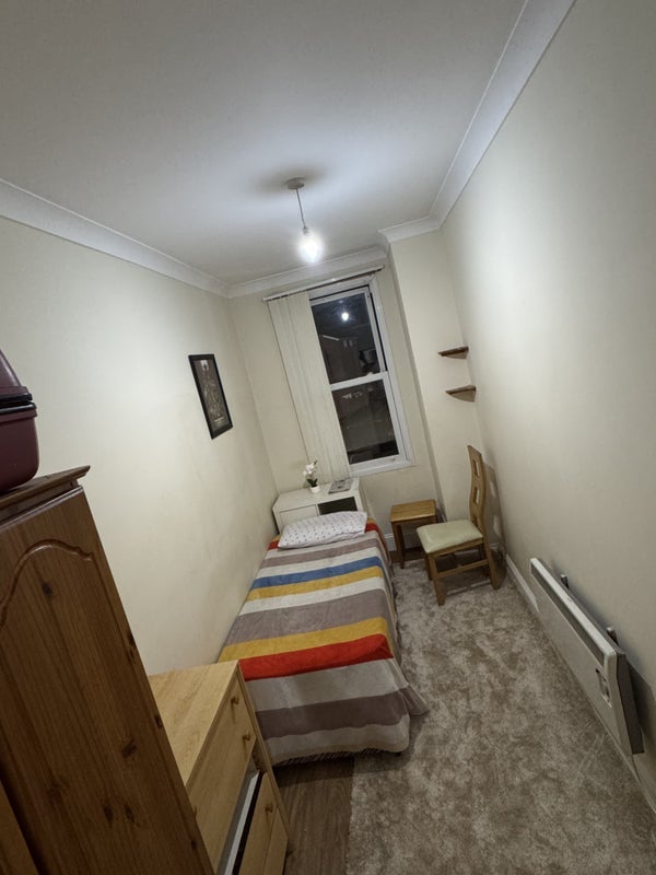 Room Warwick Road in Birmingham
