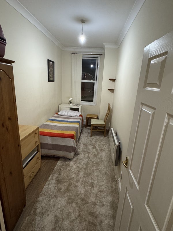 Room Warwick Road in Birmingham