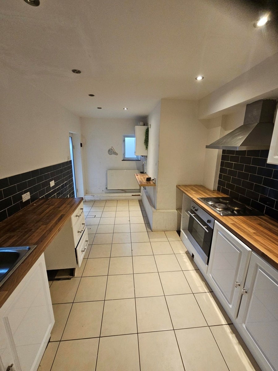 Flat Anchorway Road in Coventry