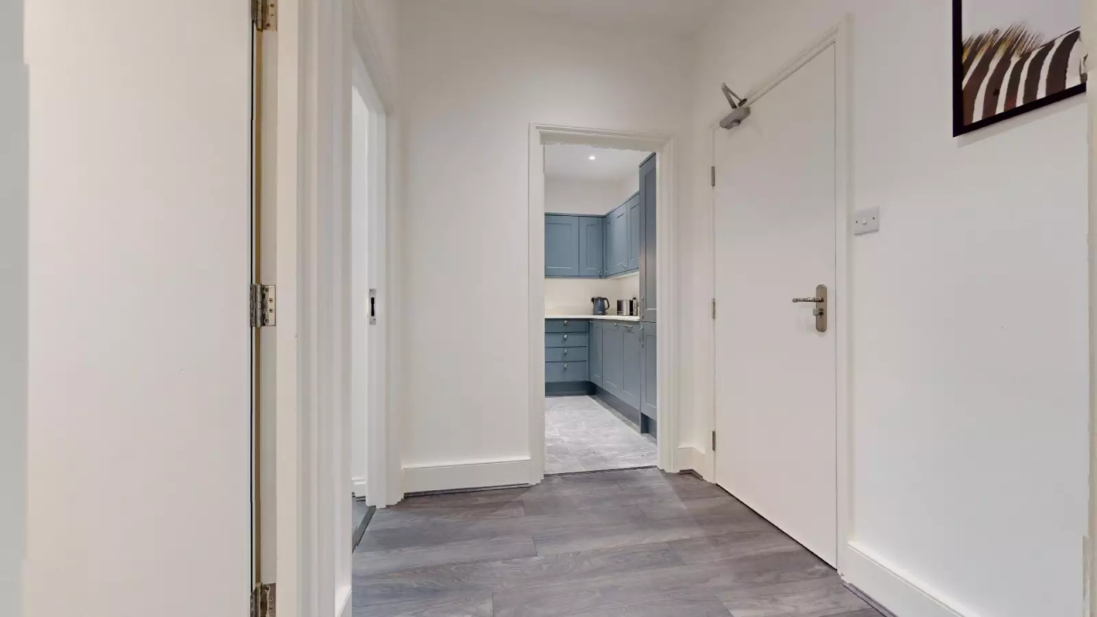 Flat Blenheim Gardens in Greater London