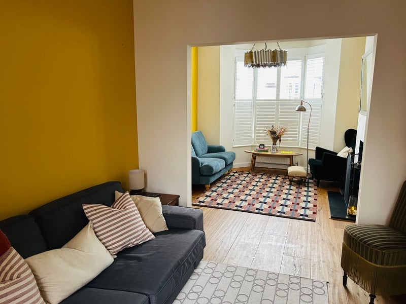 Room Crewys Road in Greater London