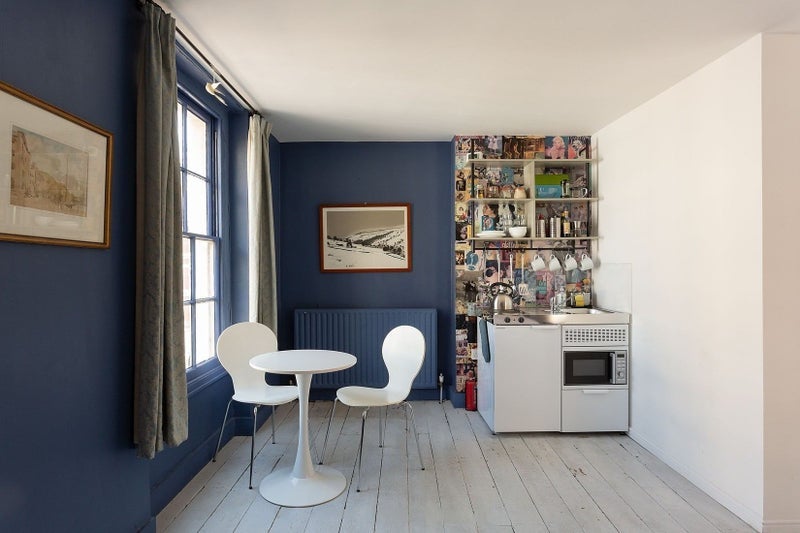 Flat Newton Street in Greater London