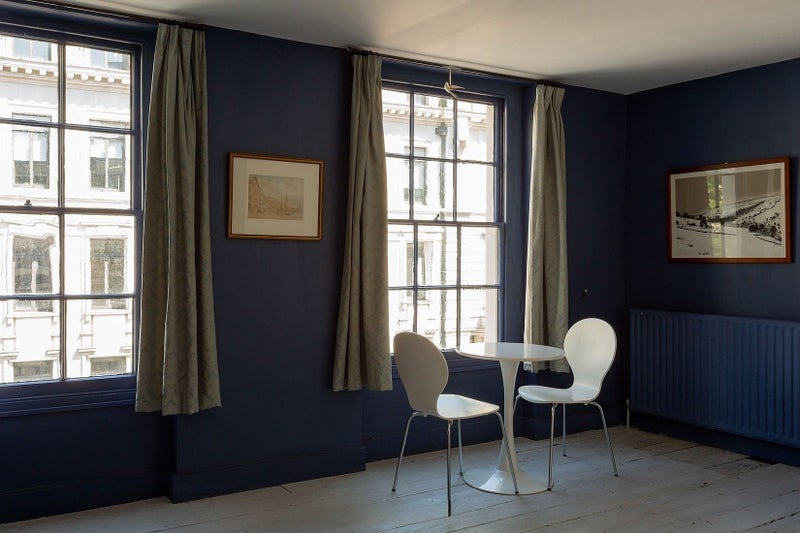 Flat Newton Street in Greater London
