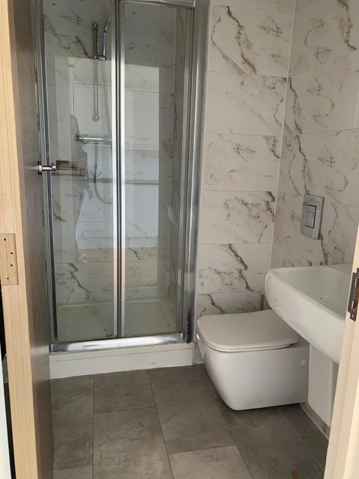 Flat Elmgrove Road in Greater London