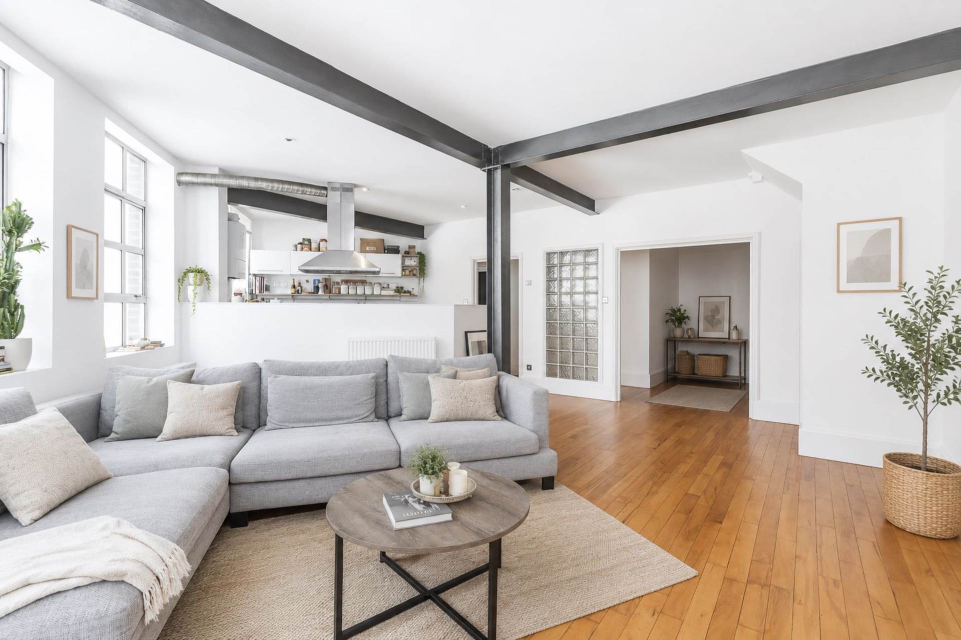Flat Dingley Place in Greater London
