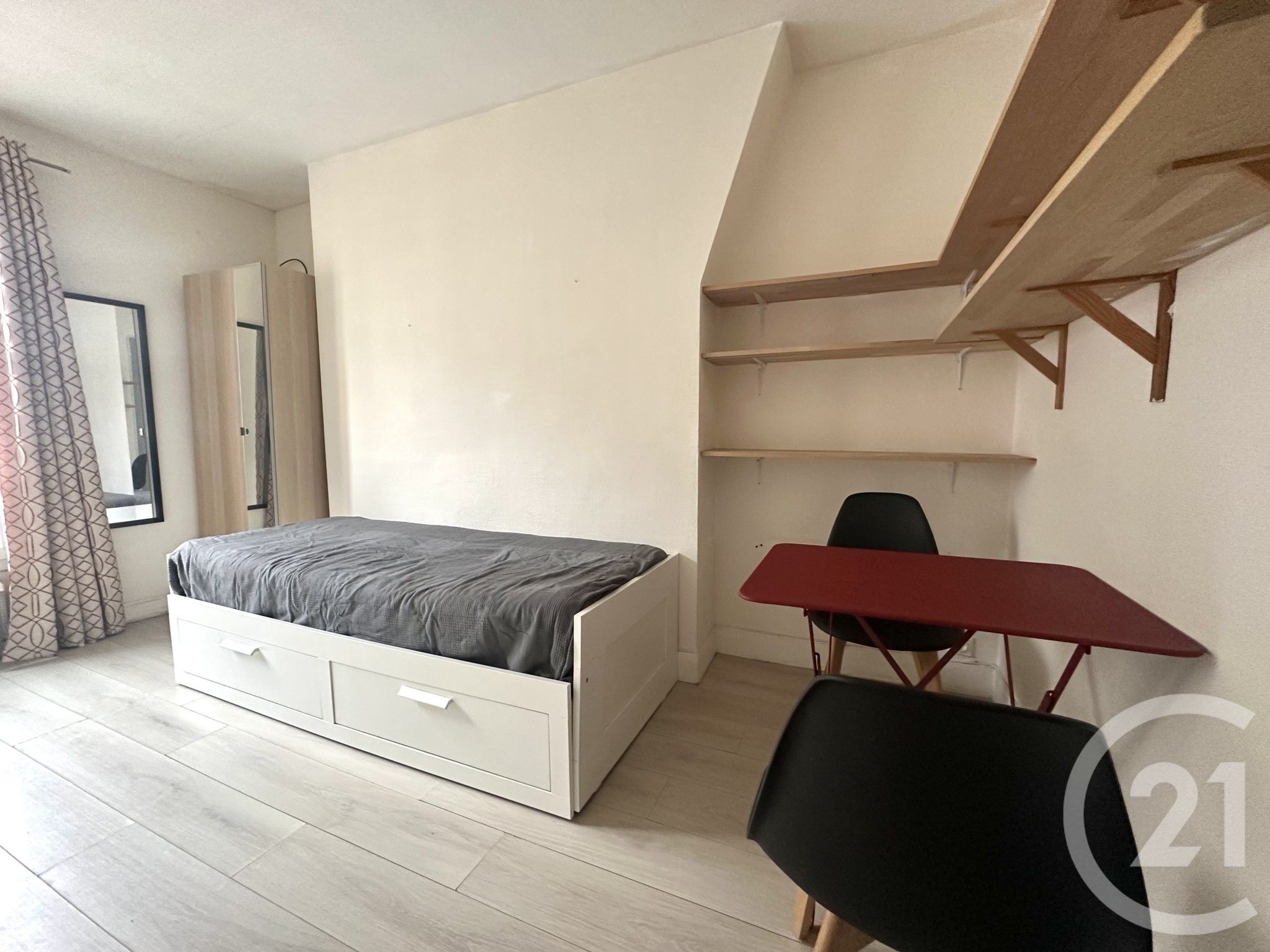 Flat Rue Pétrarque in Paris