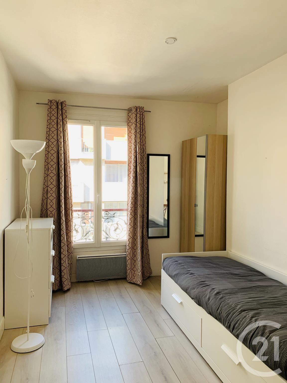 Flat Rue Pétrarque in Paris