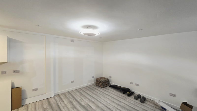 Flat Spencer Road in Slough