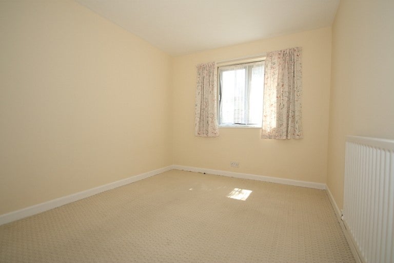 Flat Calluna Court in Woking
