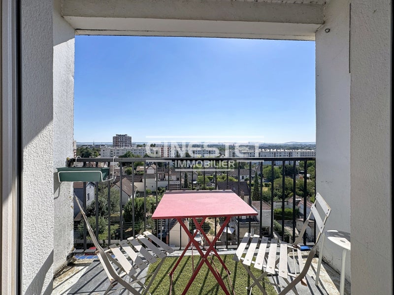 Flat Rue Valtat in Troyes
