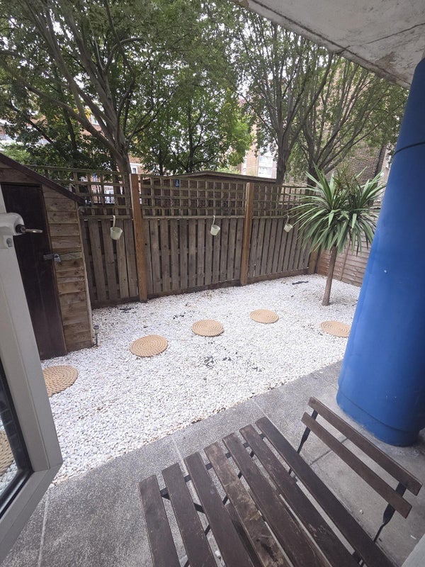 Flat Thurtle Road in Greater London