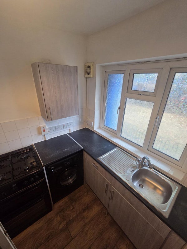 Flat Thurtle Road in Greater London