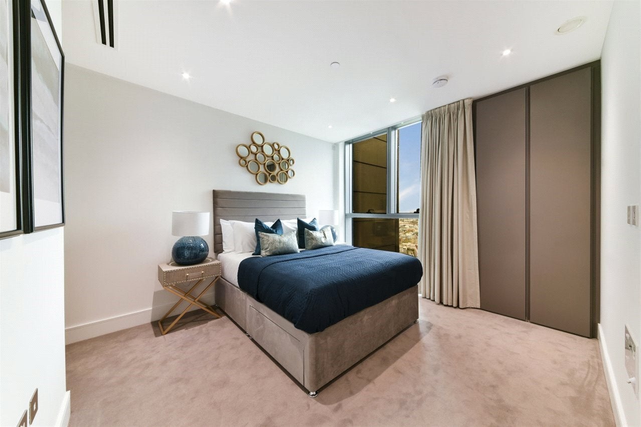 Flat Dingley Road in Greater London