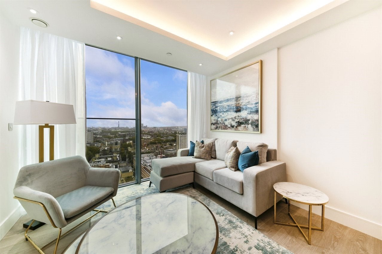 Flat Dingley Road in Greater London