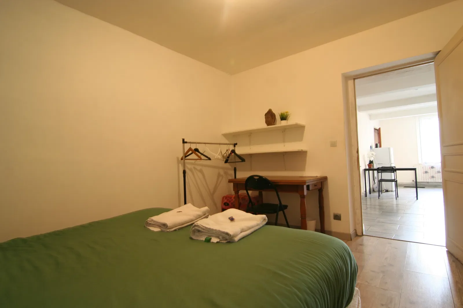 Chambre Avenue de Nîmes à Fourques