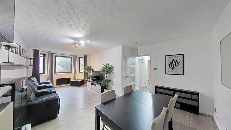 Flat West Bryson Road in City of Edinburgh