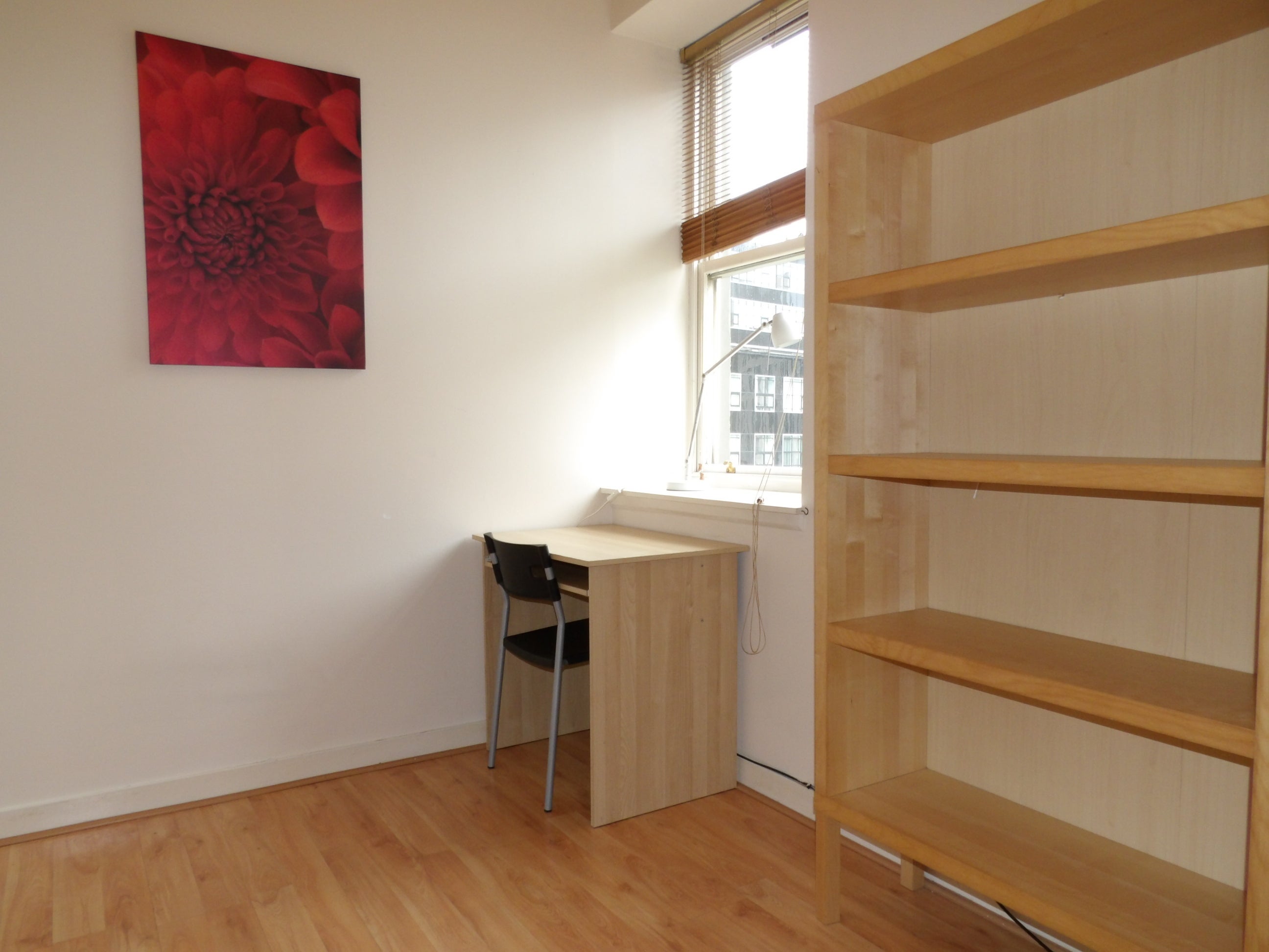 Flat Ingram Street in Glasgow