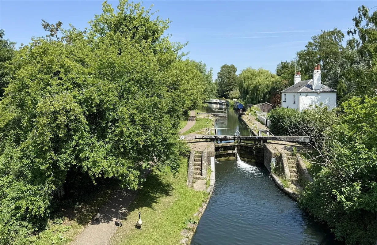 Flat Home Park Mill Link Road in Three Rivers