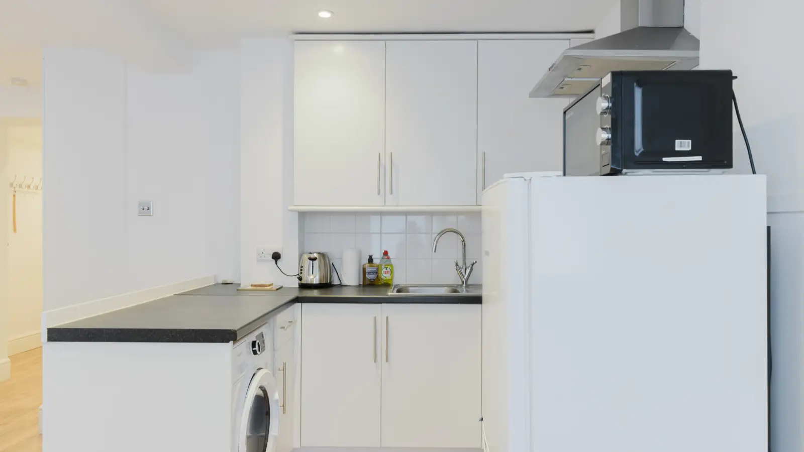 Flat Harwood Road in Greater London