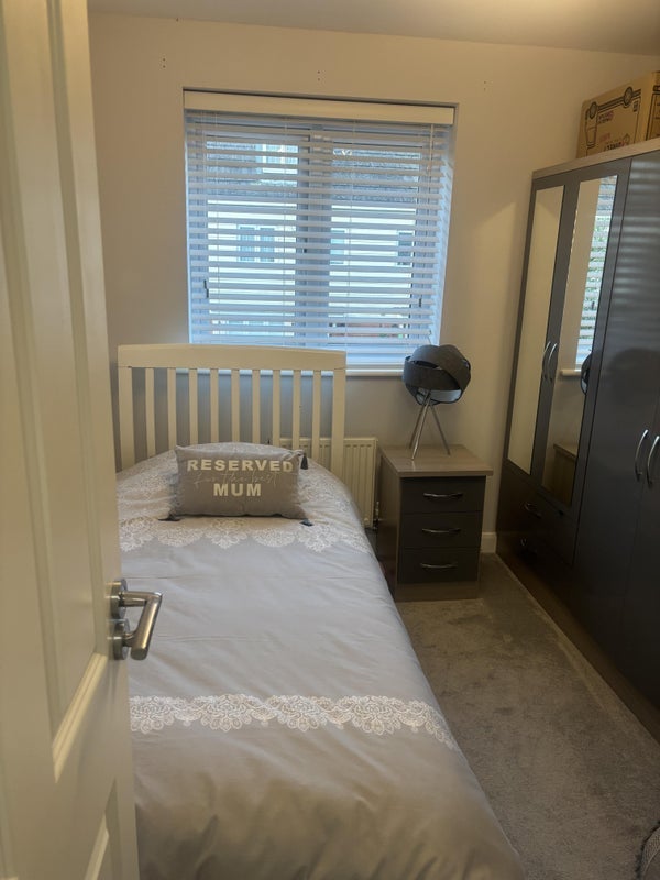 Room Kenbury Drive in Slough