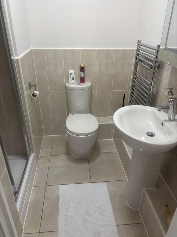Room Kenbury Drive in Slough
