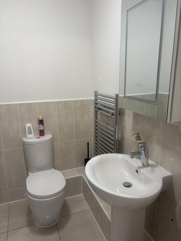 Room Kenbury Drive in Slough
