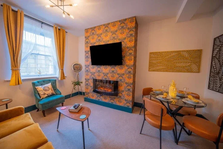 Flat The Crescent in Gloucester
