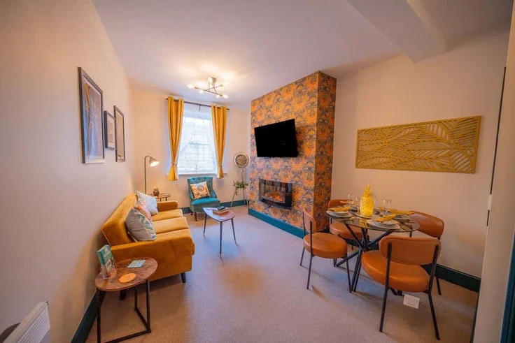 Flat The Crescent in Gloucester