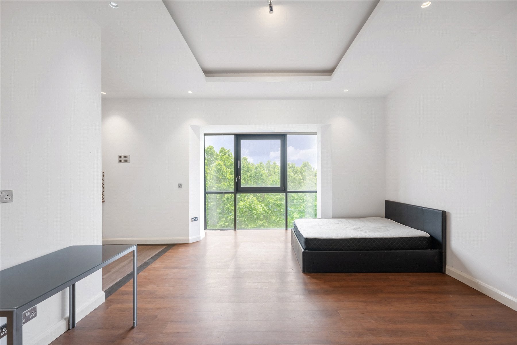 Flat Durnsford Road in Greater London