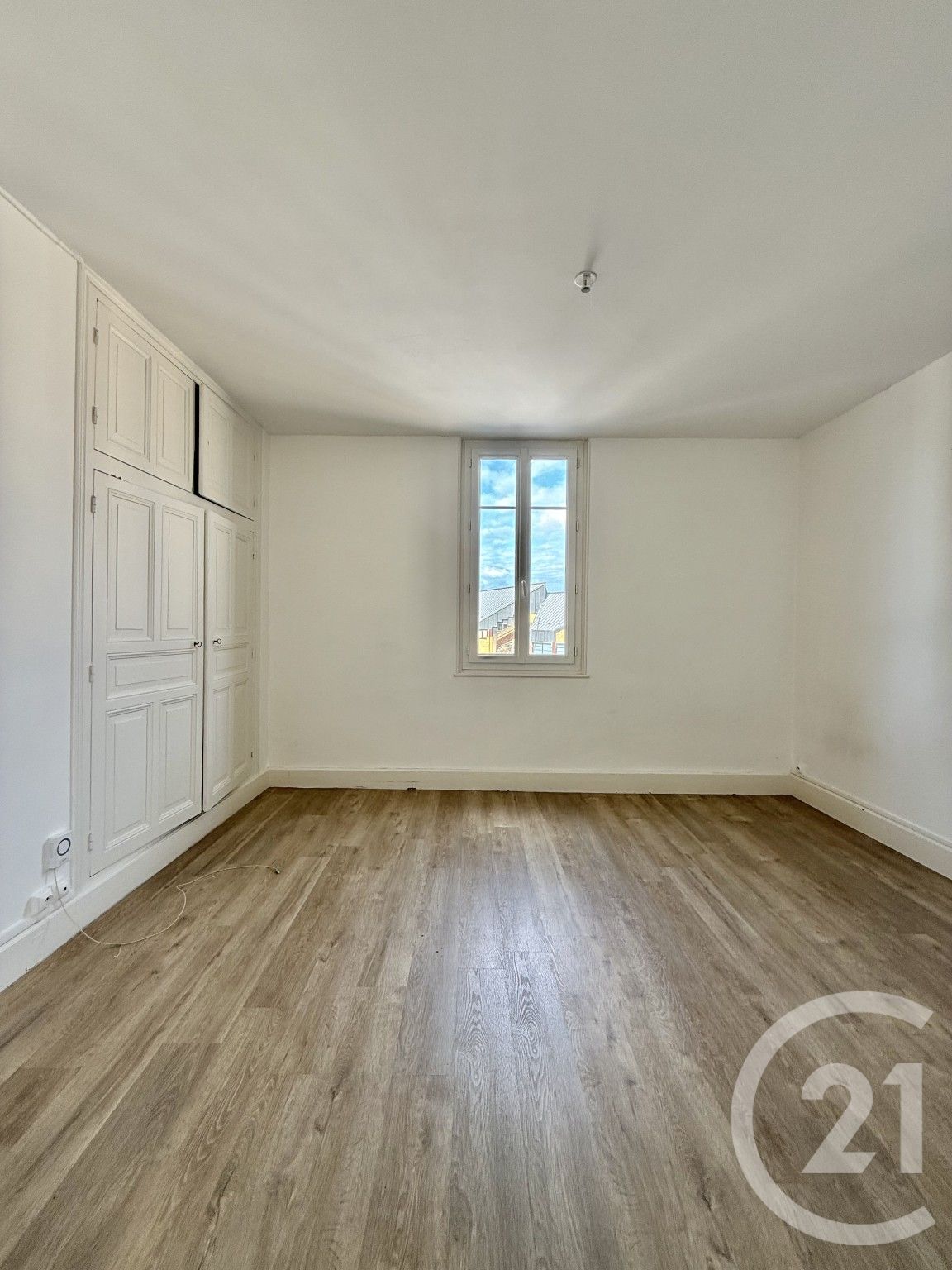 Flat Place Jean Moulin in Moulins
