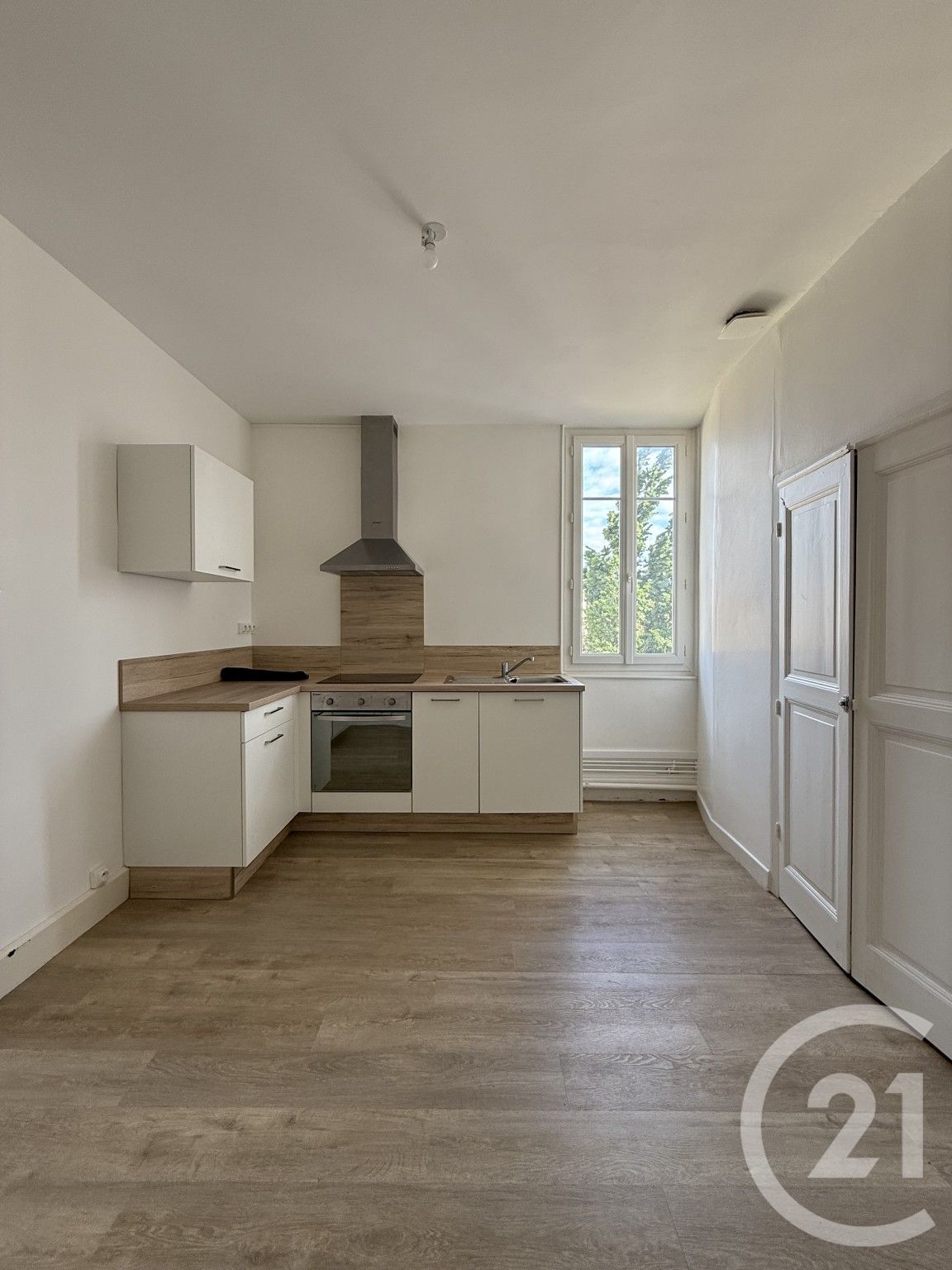 Flat Place Jean Moulin in Moulins