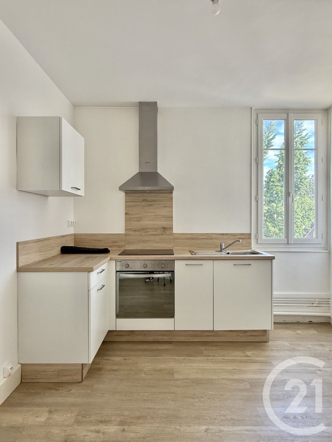 Flat Place Jean Moulin in Moulins