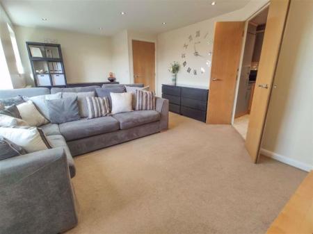 Flat Sandbach Drive in Northwich