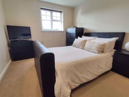 Flat Sandbach Drive in Northwich