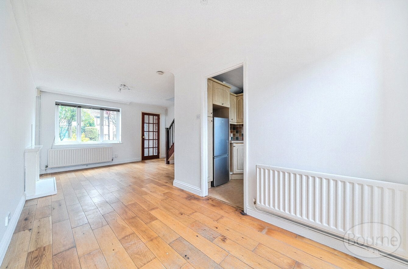 House Derwent Close in East Hampshire