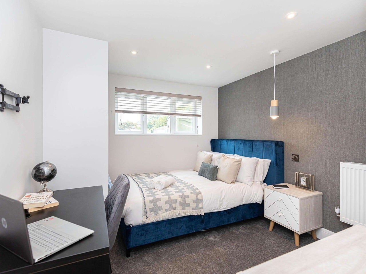 Room Buckingham Road in Poole