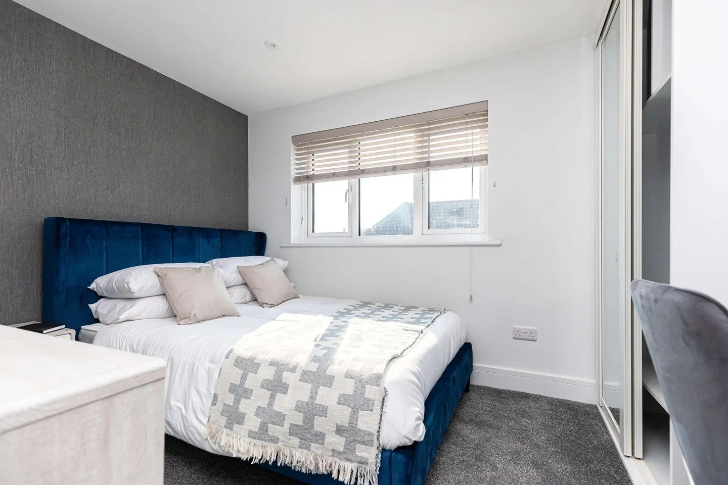 Room Buckingham Road in Poole