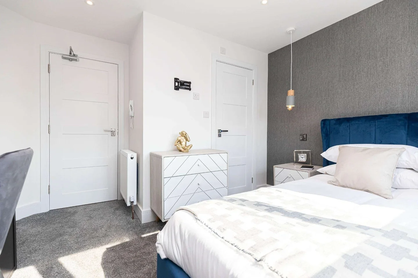 Room Buckingham Road in Poole