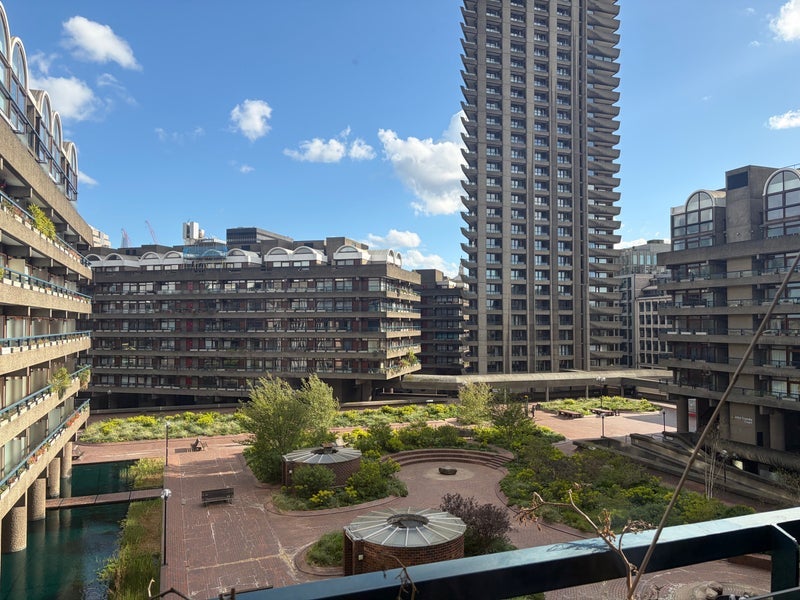 Flat Aldersgate Street in City of London